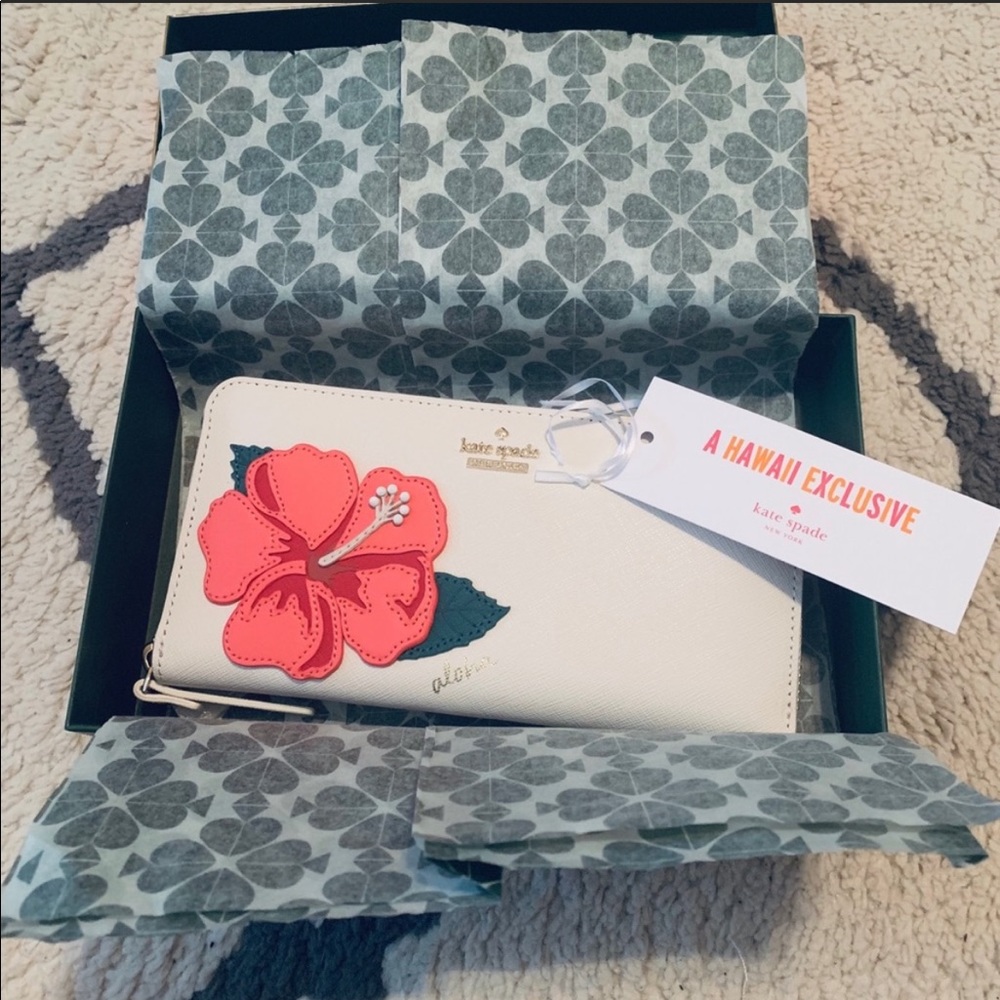 ISO: Kate Spade Wallet - Hawaii Exclusive